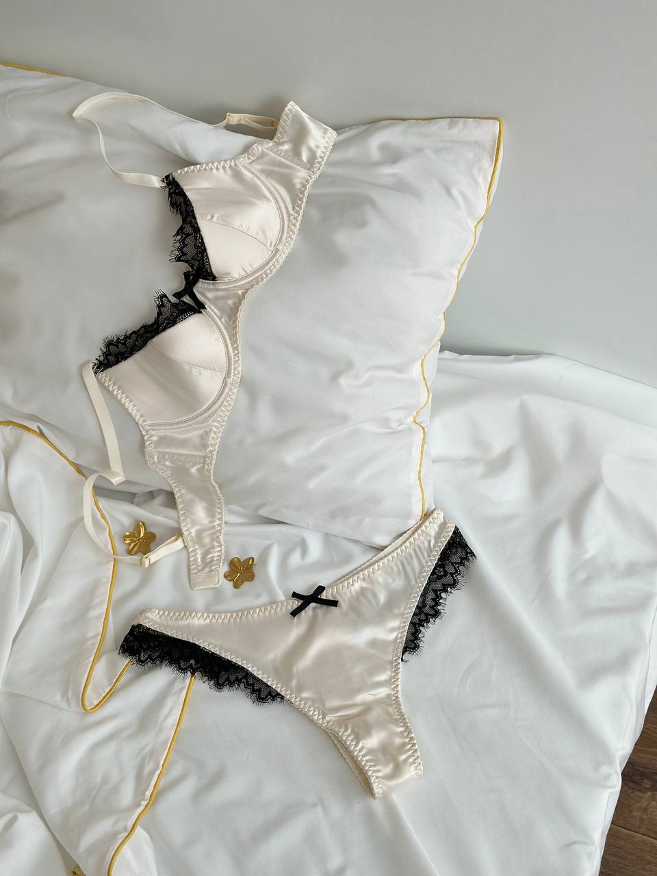 White Heat Affair — White Lace Lingerie Set in White — product view 4