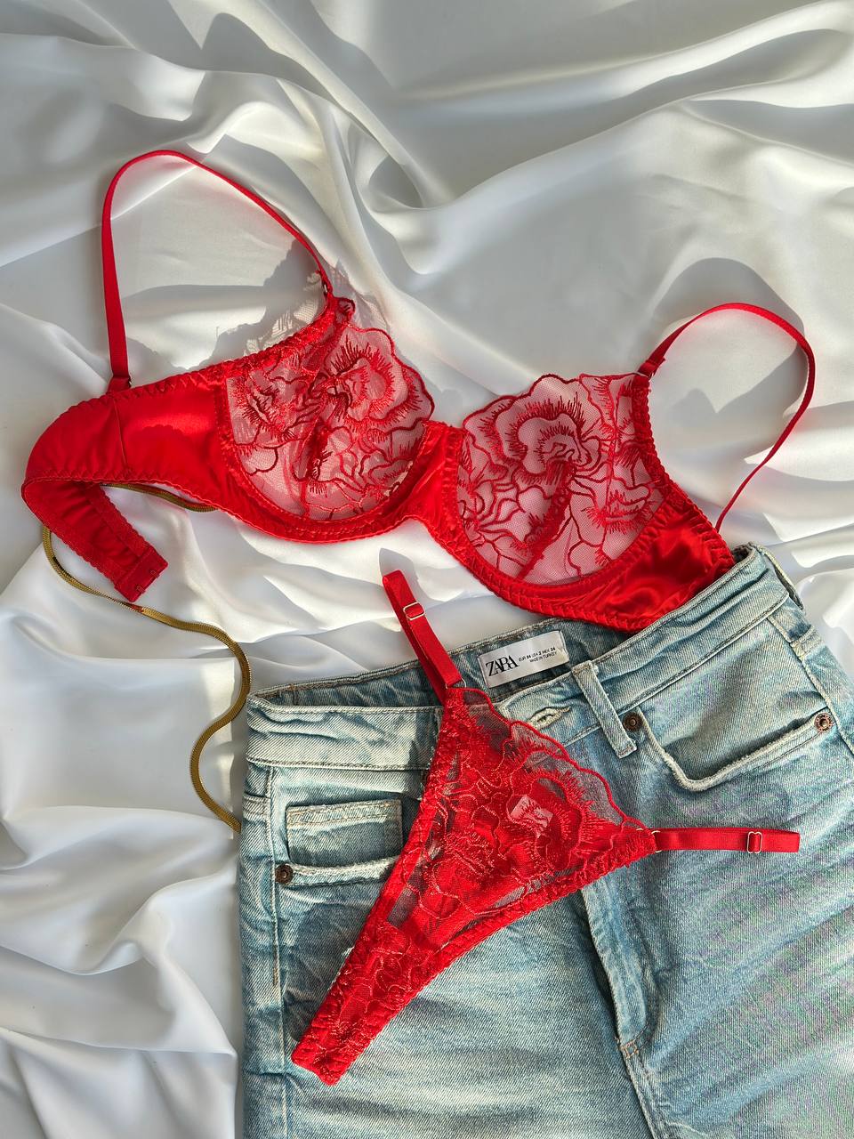 Quiet Heat Glow — Lace Lingerie Set — product view 3