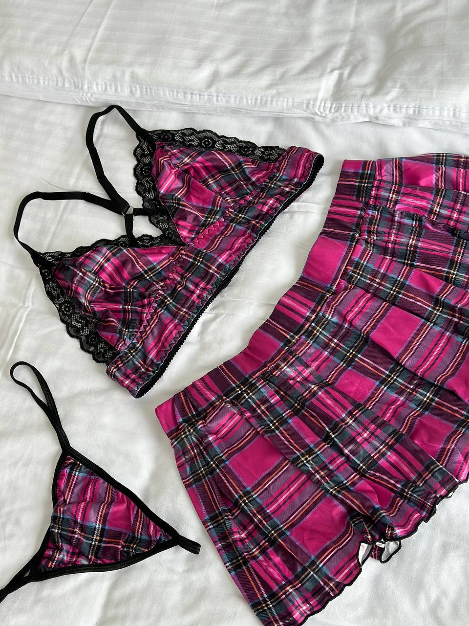 Quiet Heat Silhouette — Lace Lingerie Set — product view 4