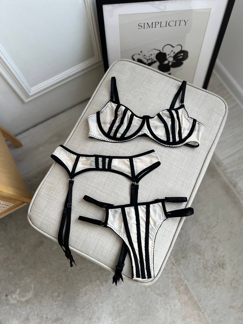 Private View Vow — Lingerie Set — front view
